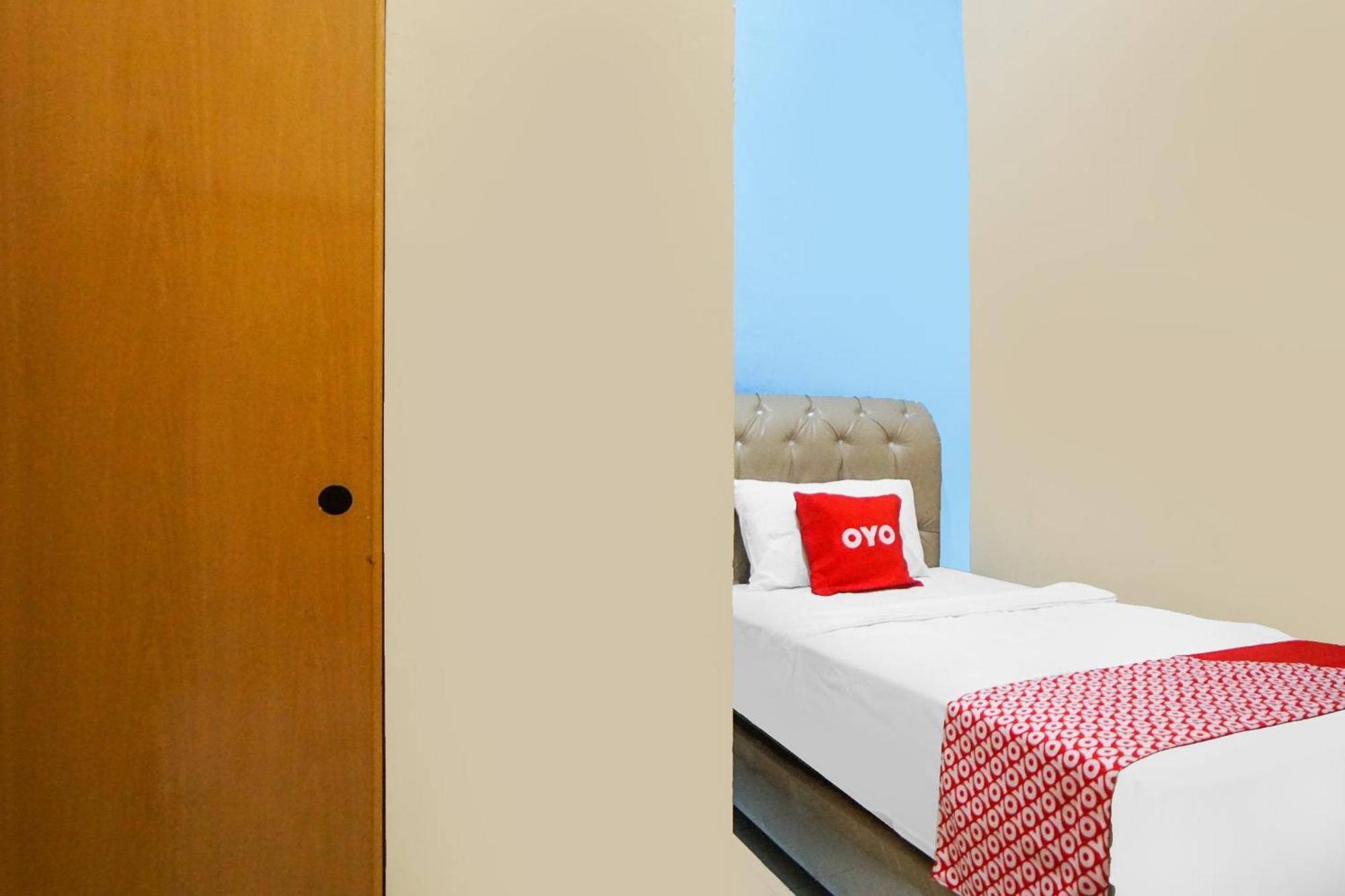 Sky Residence Cengkeh RedPartner Medan Bagian luar foto