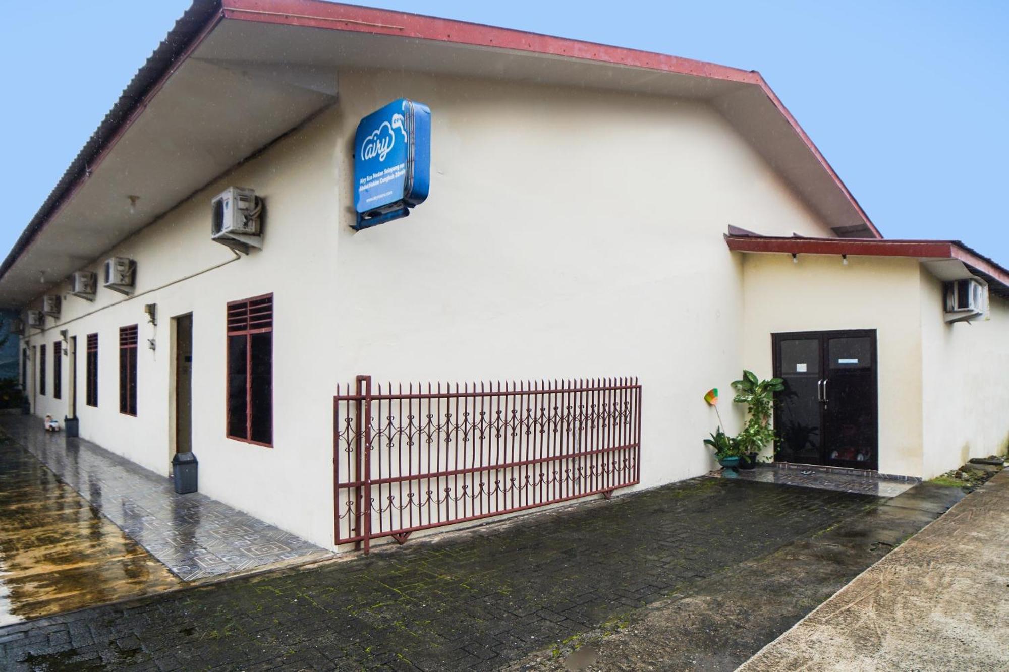 Sky Residence Cengkeh RedPartner Medan Bagian luar foto